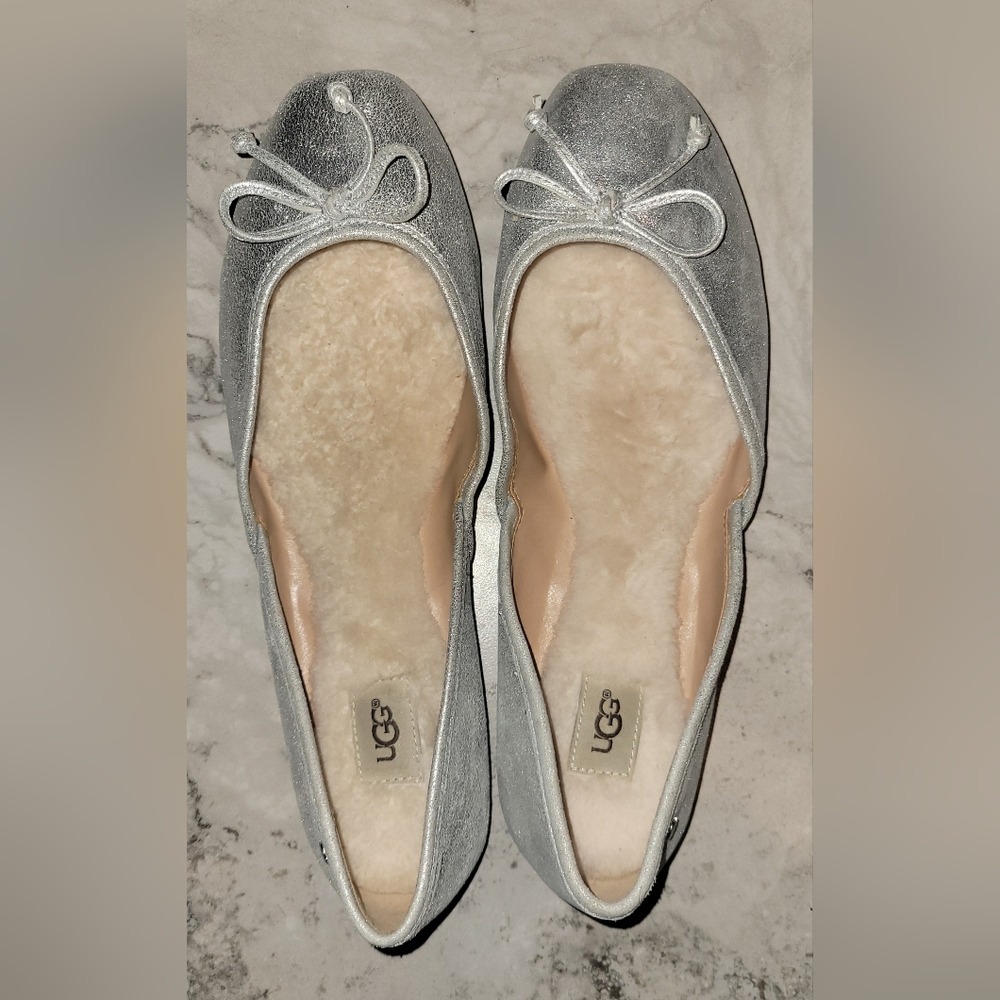 Ugg Lena Silver Metallic Suede Ballet‎ Flat Sheepskin Lined Bow Detail Shoes 9.5